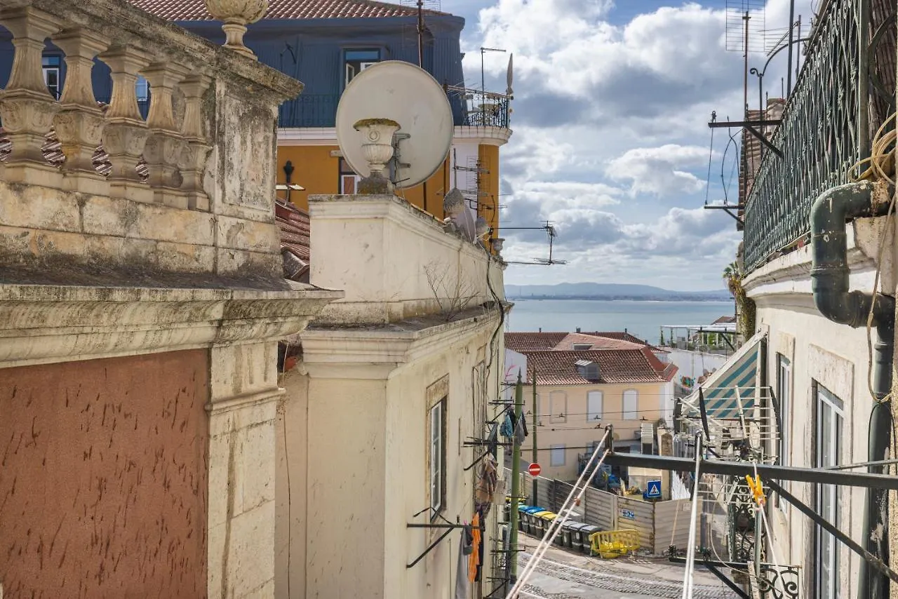 Traditional Alfama Apartment By Lovelystay Lisbon