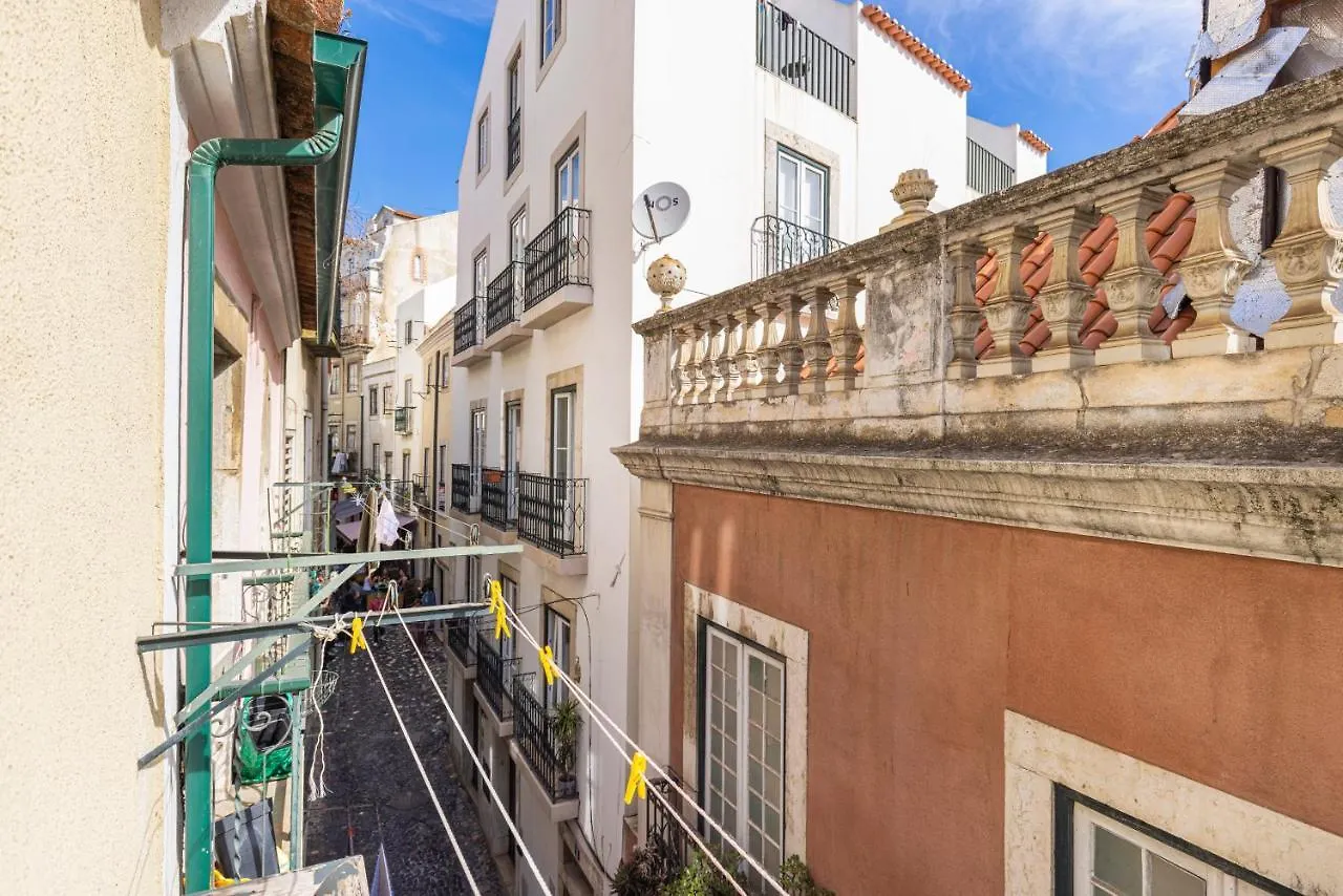 Traditional Alfama Apartment By Lovelystay Lisbon