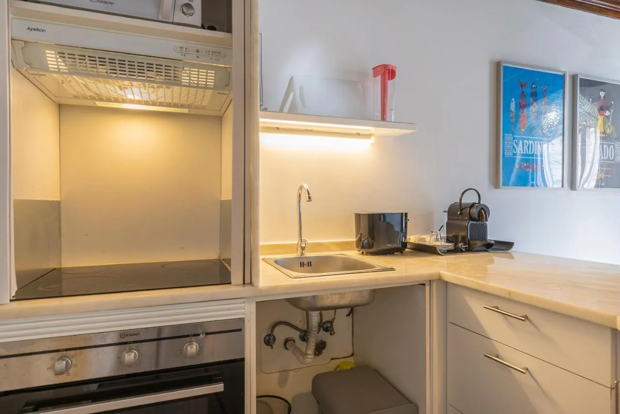 Traditional Alfama Apartment By Lovelystay Lisbon
